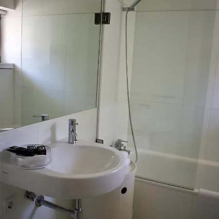 아파트 Nova Casa Com Piscina No Convento Bernardas 타비라